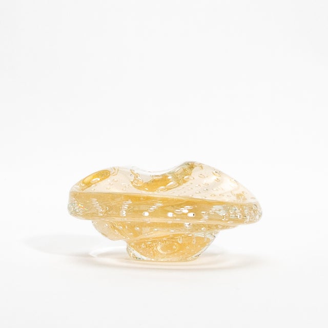 Hand-Blown Murano Dish With 24-Karat Gold Flecks and Bullicante Detailing For Sale - Image 4 of 8