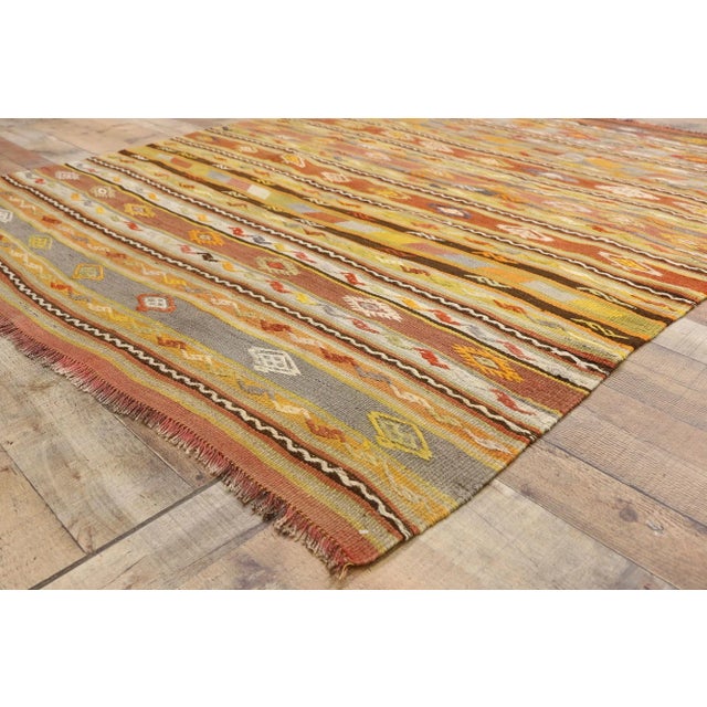 Vintage Turkish Kilim Rug - 05'04 X 06'09 For Sale In Dallas - Image 6 of 8