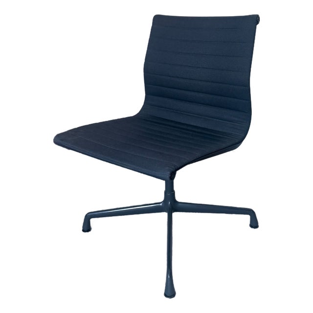 Eames Aluminum Group Side Chair by Charles and Ray Eames for Herman Miller, Charcoal Fabric and Charcoal Base For Sale