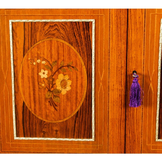 1970s Vintage Meuble Francais Ormolu Mounted Burr Walnut Cocktail Cabinet, 20th Century For Sale - Image 5 of 18