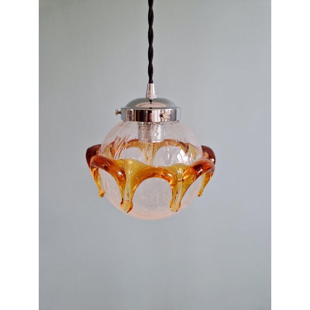 1970s Space Age Pendant Lights in Blown and Bubbled Murano Glass, 1970s, Set of 2 For Sale - Image 5 of 14