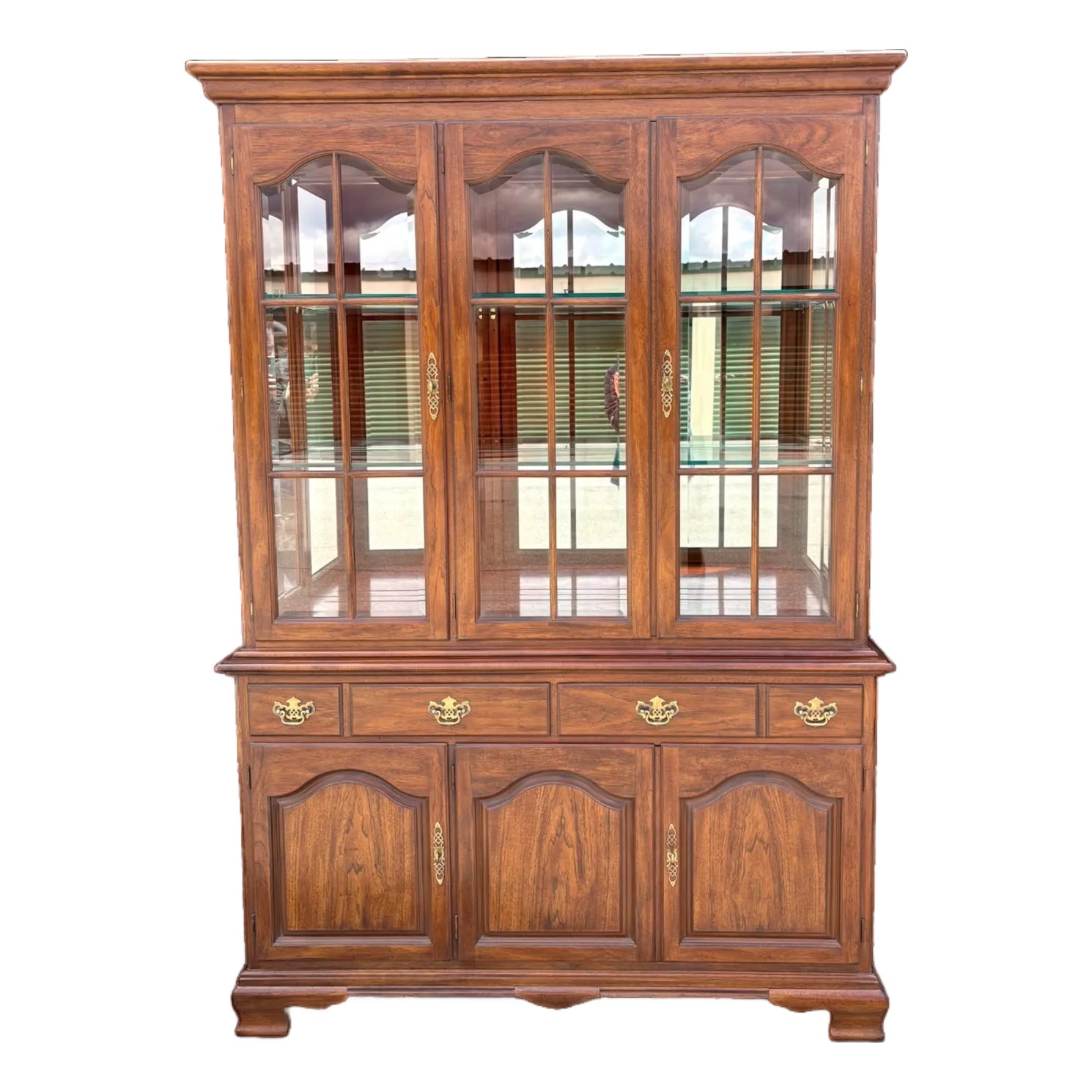 Drexel Heritage Coventry Manor China Hutch | Chairish