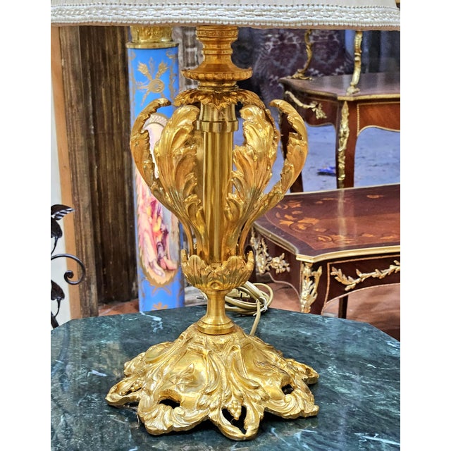 French French-Style Gold Leaf Table Lamp – Delicate Bronze Base With Ornate Leaf Motifs & Pleated Shade For Sale - Image 3 of 4