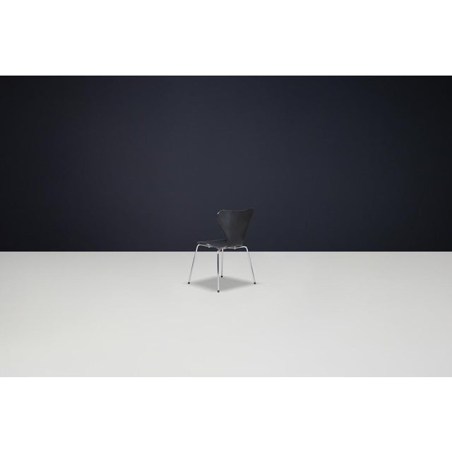 Fritz Hansen Black 3107 Series 7 Dining Chairs attributed to Arne Jacobsen for Fritz Hansen, 1990s, Set of 20 For Sale - Image 4 of 9