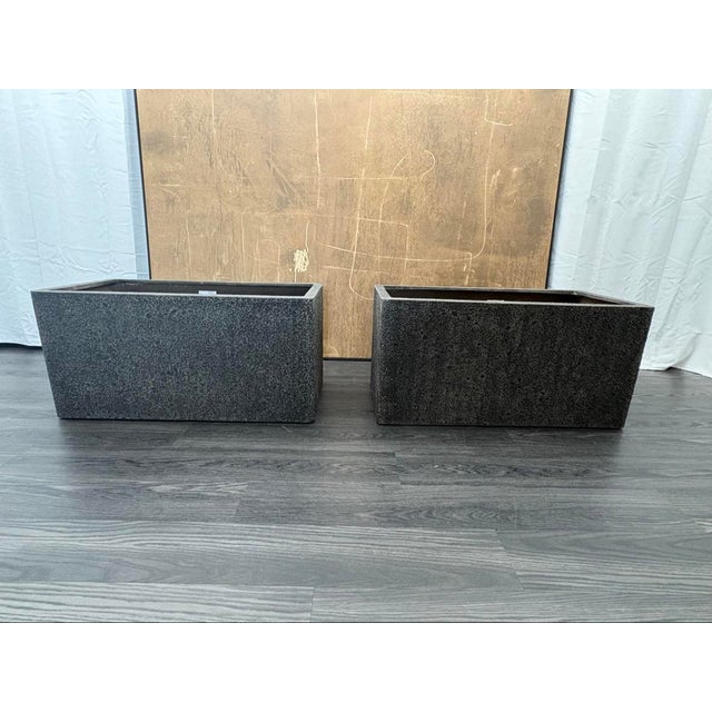 Rh Paxos Square Planter – Size F 39½"w × 19½"d × 19½"h | Carbon | Set of 2 | Upscale Staging For Sale - Image 16 of 18