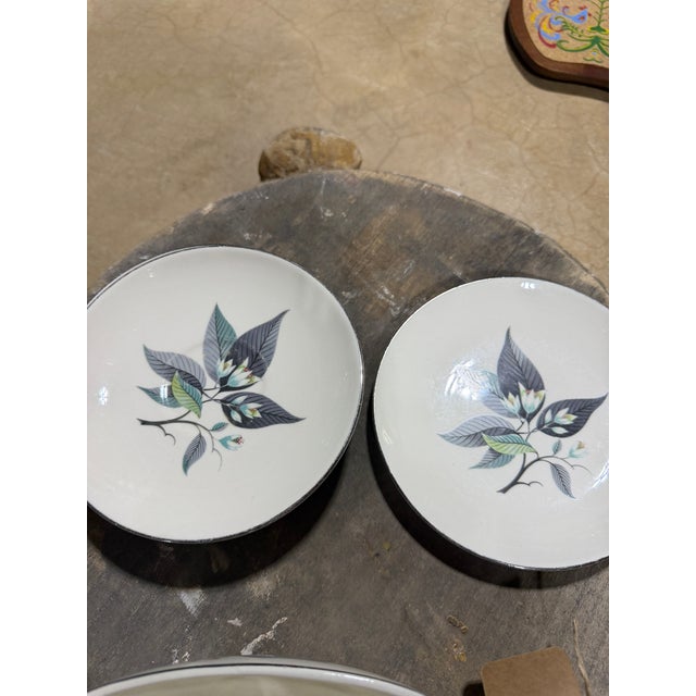 1950s Mid-Century Modern Homer Laughlin “Lotus Hai” Tea Cups, Saucers, Gravy Boat - 11 pcs For Sale - Image 11 of 11