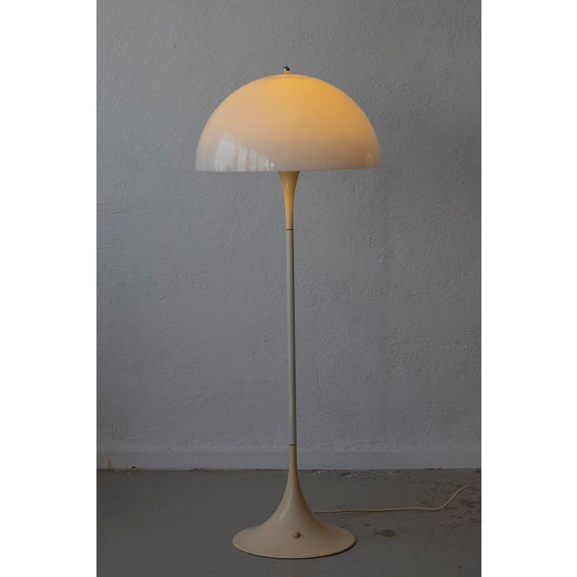 Panthella Floor Lamp by Verner Panton for Louis Poulsen, 1970s, in Very Good conditions. Designed 1970 to 1979 This piece...