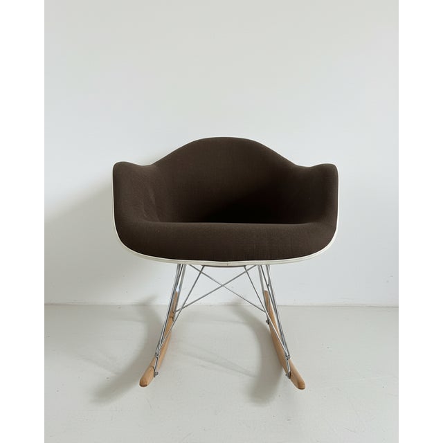RAR Chair by Charles & Ray Eames for Herman Miller, 1960s, in Flawless conditions. Designed 1950 to 1959 This piece has an...