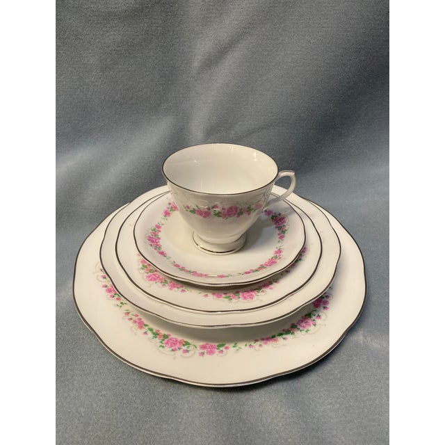 Pink Beautiful RARE Yong Sheng 5-piece place setting. Pre-owned White with Pink Floral pattern and Platinum Scalloped...