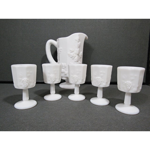 Farmhouse 1960s Westmoreland Milk Glass Pitcher With 5 Goblets, Grape & Vine Relief, Nos For Sale - Image 3 of 12