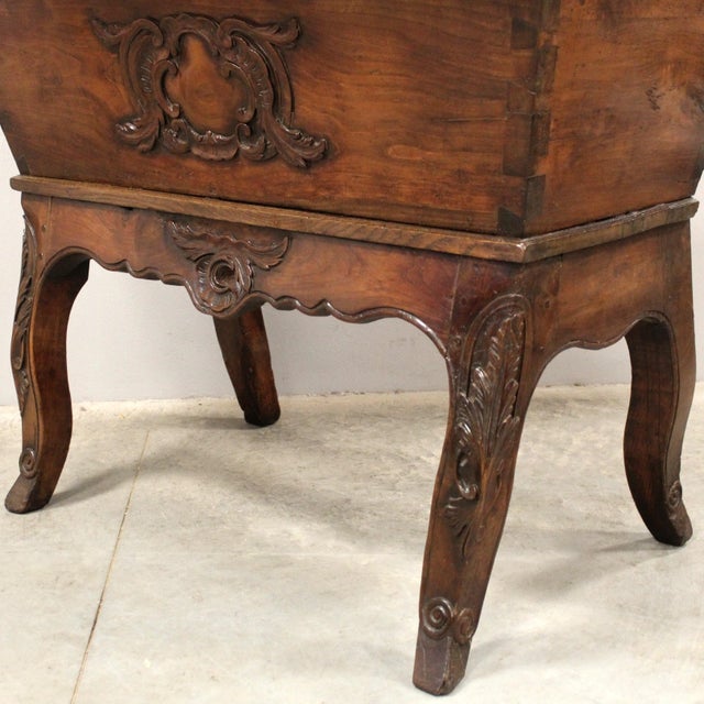 18th Century Louis XV Sideboard in Walnut and Cherry For Sale - Image 10 of 11