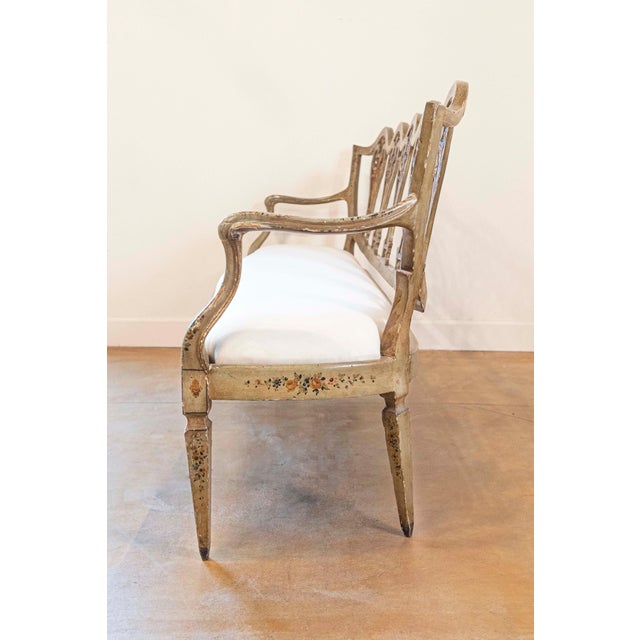 Wood Venetian Late 18th Century Painted and Gilt Sofa with Floral and Lyre Motifs For Sale - Image 7 of 11