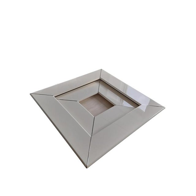 Rare coffee table model " Re Quadro " / design Paolo Piva 1975 / plateau top high-gloss white lacquered / base travertine...