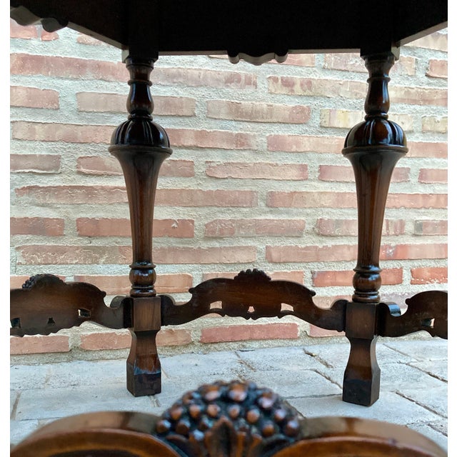 Antique Hexagonal Side or Center Walnut Table with Six Carved Legs For Sale In Miami - Image 6 of 18