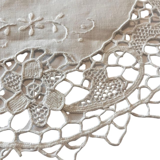 Vintage Table Tatting Doilies Fine Linen Imported Italy Late 20th Century Handmade Traditional - Set 2 For Sale - Image 4 of 6