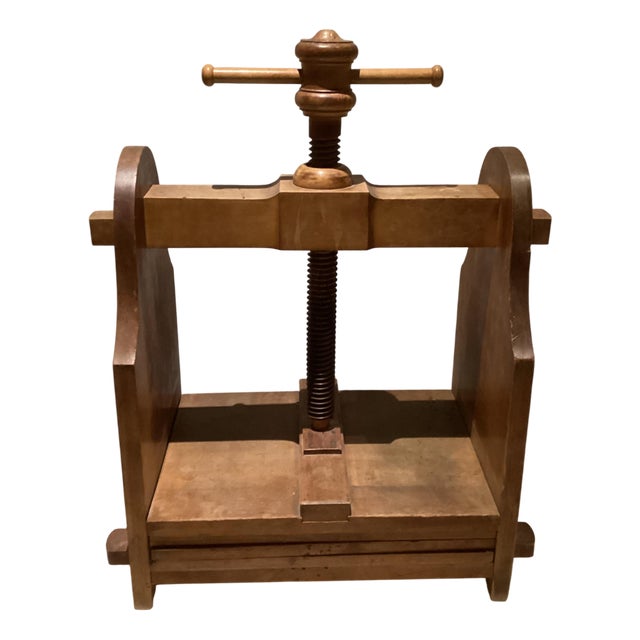 Large Vintage Model Book Press, 1920 For Sale