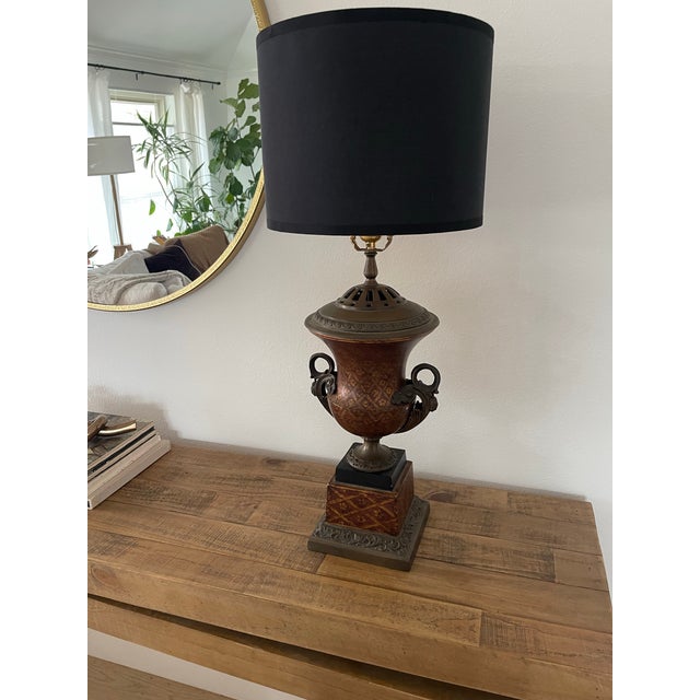 Chinoiserie Mid 20th Century Vintage Bronze Urn Table Lamps With Red and Gold Detailing - a Pair For Sale - Image 3 of 11