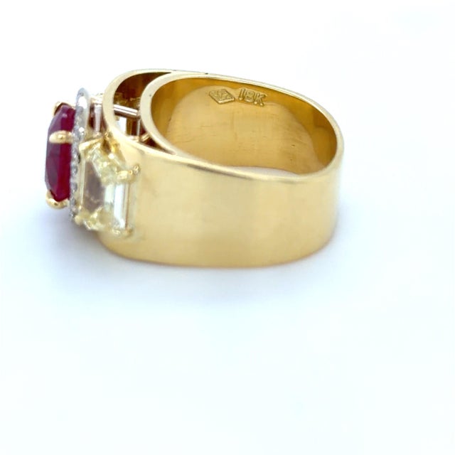 Contemporary 1980s Agl Certified Burma Ruby, Yellow Diamond and Diamond Ring, Size 5.25 For Sale - Image 3 of 10