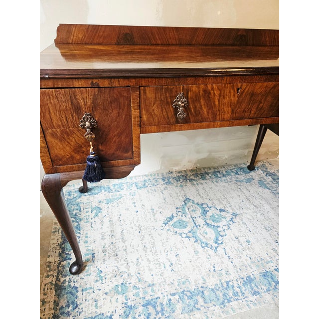 Classic Early 20th Century Queen Anne Style Writing Desk in Walnut Burlwood Veneer For Sale In Atlanta - Image 6 of 11