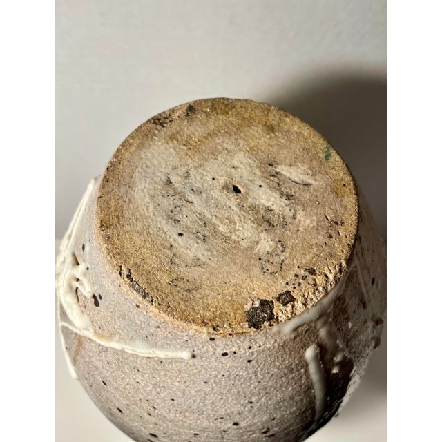 1960s Rare Mid-Century Modern Studio Art Pottery Gray & White Decor Earthenware Vase For Sale - Image 4 of 6