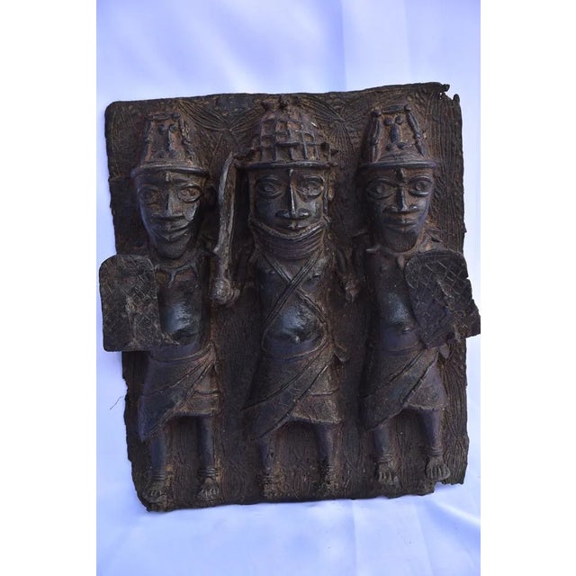 Bini Edo Nigerian Artist, Palace Plaque, Pre-1800s, Bronze For Sale - Image 3 of 3