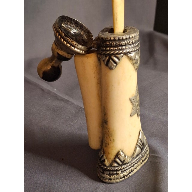 Late 19th Century Rare 19thC Moroccan Judaica Camel Bone Inkwell Set - Star of David - Original Pen For Sale - Image 5 of 18