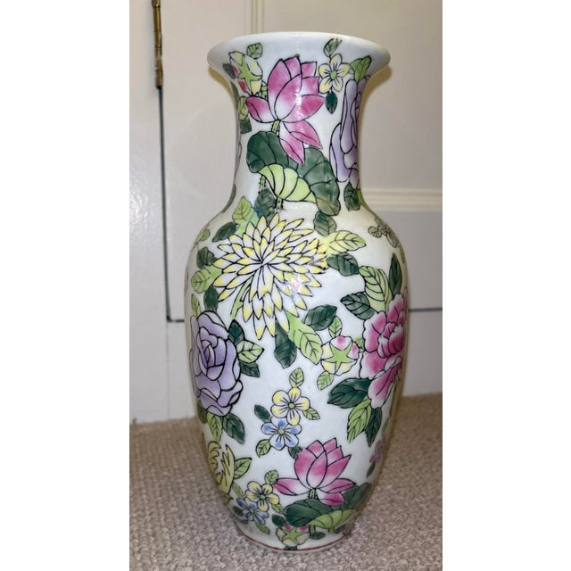 Green Late 20th Century Hand Painted Chinese Vase For Sale - Image 8 of 11