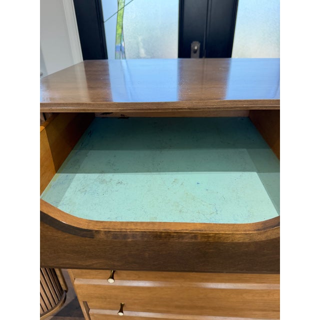 Vintage Heywood-Wakefield "Cadence" Sable Maple Bedroom Suite – 4 Pieces For Sale - Image 13 of 18