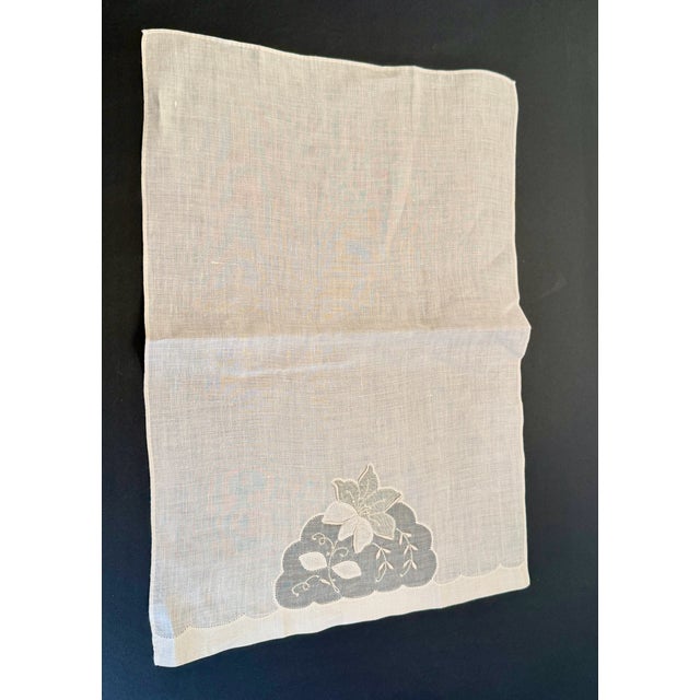 Pair Vintage Beige Madeira Linen & Organza Fingertip Towels For Sale In Los Angeles - Image 6 of 7