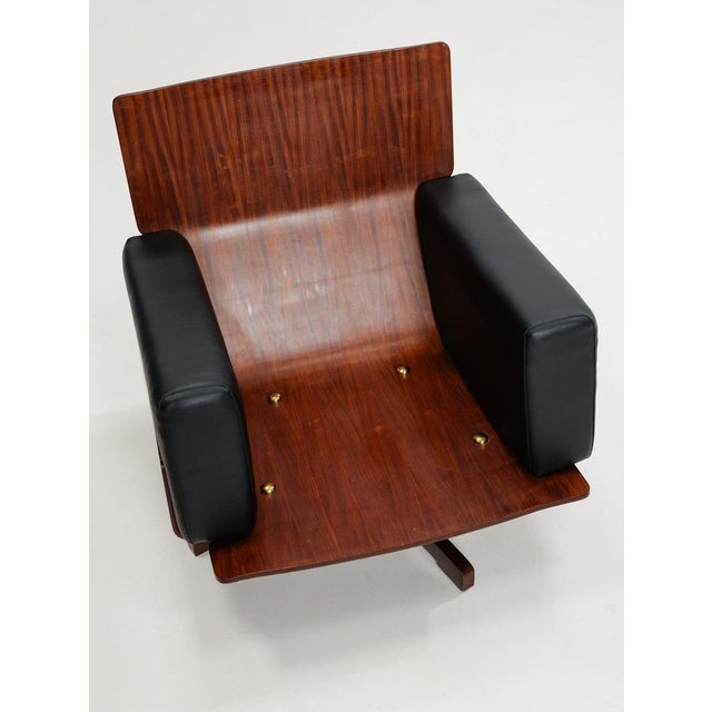 Swivel Model 401 Armchair in Rosewood by Menilio Taro for Cinova, 1960s For Sale - Image 11 of 13