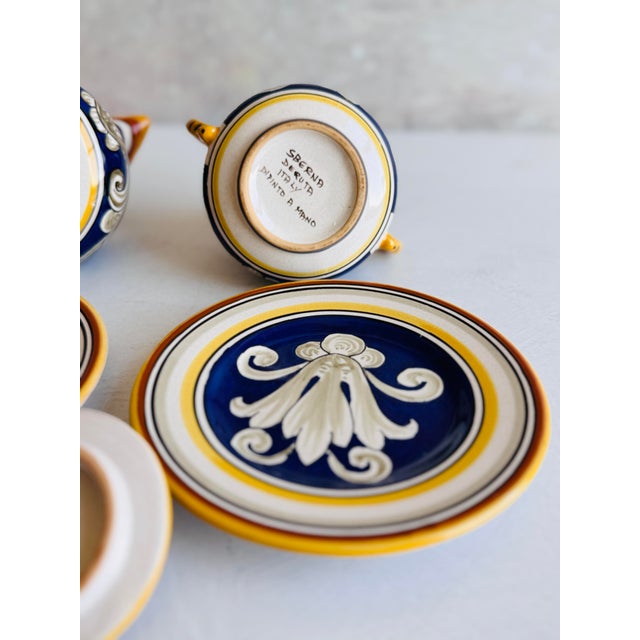 Sberna Deruta Hand-Painted Majolica Serving Collection — Special Commission, C. 2000s For Sale - Image 9 of 17