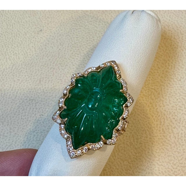 Vintage 12 Ct Natural Carved Emerald & 1.5 Ct Diamond Ring 18 Kt Yellow Gold For Sale - Image 13 of 18