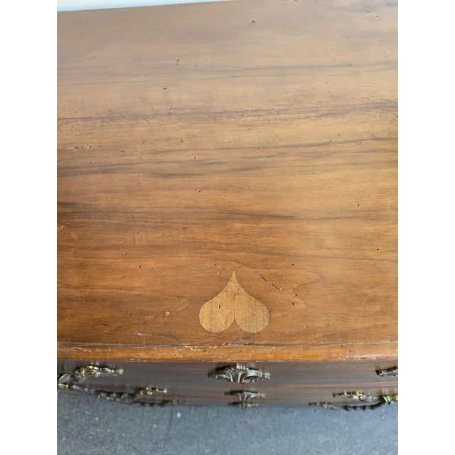Provincial Chest of Drawers in Walnut, 1730 For Sale - Image 13 of 18