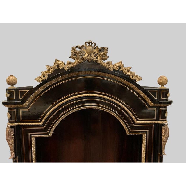 Napoleon III Display Case in Black Wood and Gilded Chiseled Bronze For Sale - Image 3 of 16