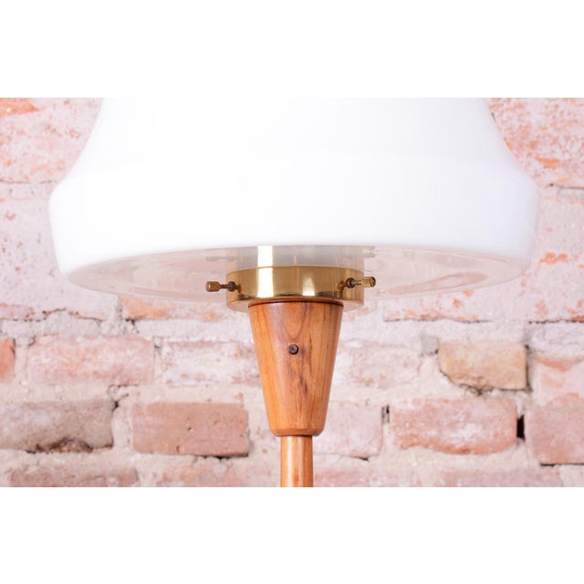 Mid-Century Modern Mid-Century Modern Floor Lamp in Beech from Úluv, 1960s For Sale - Image 3 of 9