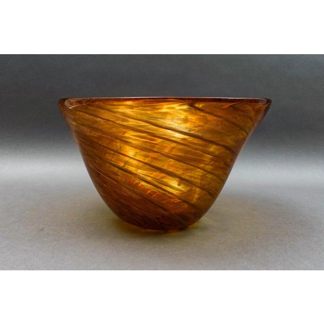 Murano Mid 20th Century Cristalleria Stile d'Arte Murano Aventurine Swirl Art Glass Centerpiece Bowl For Sale - Image 4 of 10