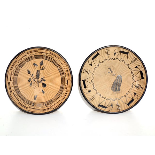 Ceramic Sardinian Ceramic Plates from Simone Lai Dorgali, 1930s, Set of 2 For Sale - Image 7 of 7