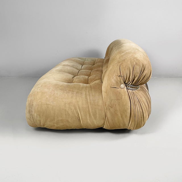 1970s Italian Modern Beige Chamois Soriana Sofa by Afra & Tobia Scarpa for Cassina, 1970s For Sale - Image 5 of 18