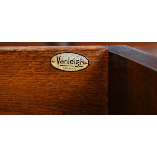 1900s Vanleigh Co. Ny English Chippendale Mahogany & Leather Top Round Center Table / Hall Table For Sale - Image 13 of 17