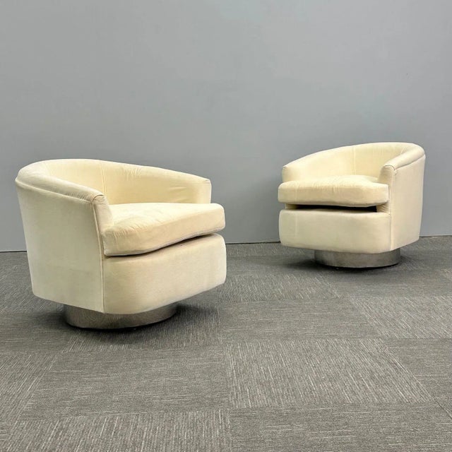 Mid-Century Modern Milo Baughman Style Swivel Chairs, Chrome Base, Cream Velvet For Sale - Image 13 of 13