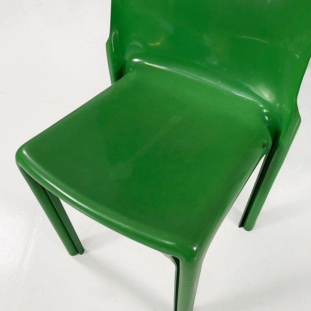 Italian Modern Green Plastic Selene Chairs by Vico Magistretti for Artemide, 1960s, Set of 8 For Sale - Image 13 of 18