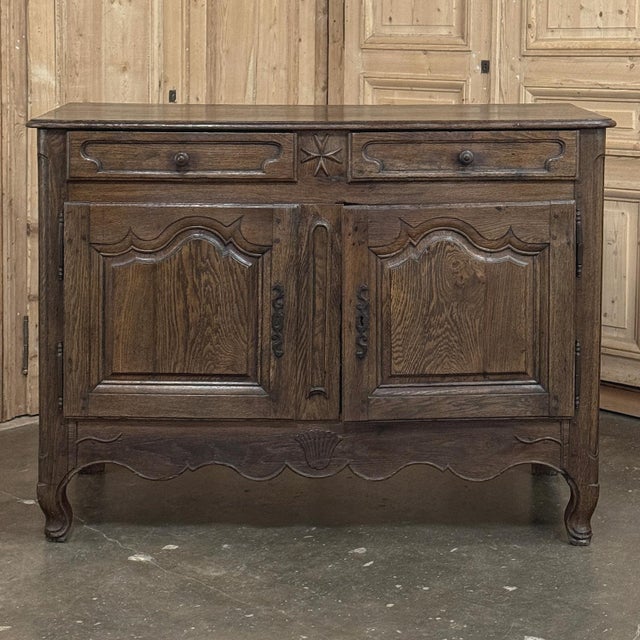 18th Century Country French Louis XV Oak Buffet ~ Sideboard For Sale In Dallas - Image 6 of 18