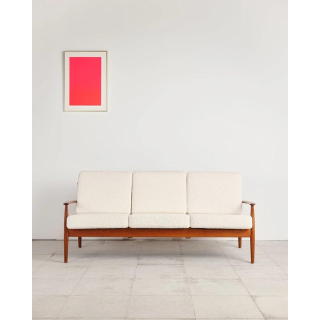 Dimensions: approx. 190 × 75 × 80 × 42 cm (width × depth × height × seat height) Original three-seater sofa, model 118,...
