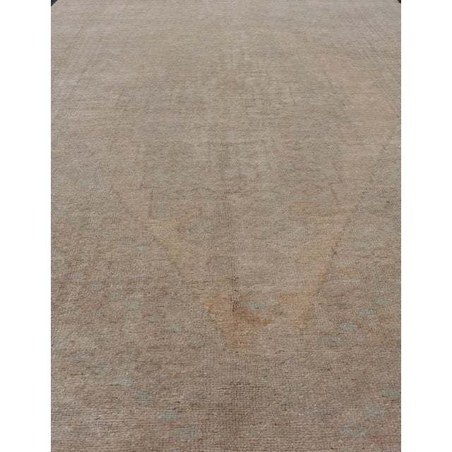 Vintage Gallery Turkish Oushak Rug in Earth Tones, Light Brown and Taupe For Sale In Atlanta - Image 6 of 12