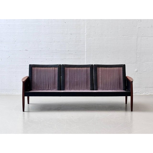 Mid-Century Sofa in Rosewood and Black Cowhide Leather by Hans Olsen for Vatne Møbler For Sale - Image 17 of 18