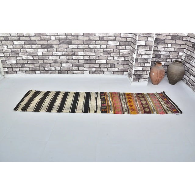 Black Vintage Turkish Kilim Runner – Minimalist Striped & Tribal Geometric Wool Hallway Runner For Sale - Image 8 of 10