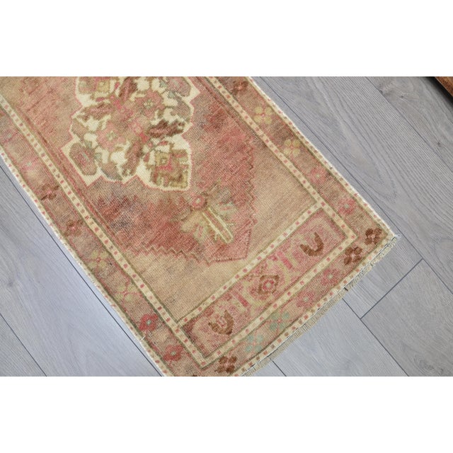 Turkish 1960s Accent Vintage Turkish Rug For Sale - Image 3 of 6