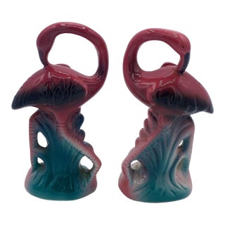 1980s Tropical Pink Flamingo Ceramic Tabletop Salt & Pepper Shaker Set For Sale