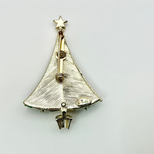 1970s 1970s Vintage Hollywood Regency Boho Chic Americana Christmas Tree Bejeweled Brooch, Beatrix Jewelry For Sale - Image 5 of 6