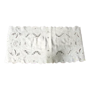 Vintage Embroiderd Fine Linen Table Runner.